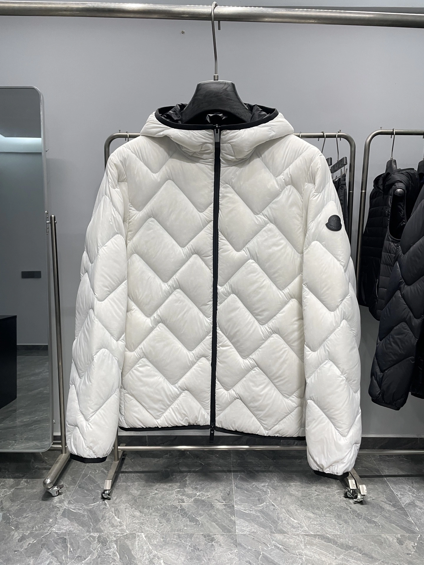 wg.luxury-- 7o9385r Down jacket nylon 2colour item: E-F000J1337-2
